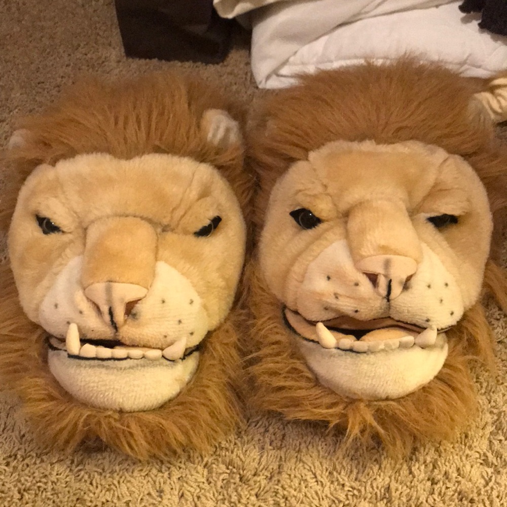 Lion slippers